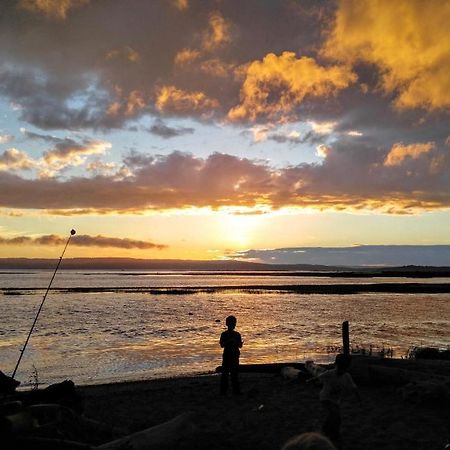 Warm Beach Hideaway With Private Beach! Stanwood 外观 照片