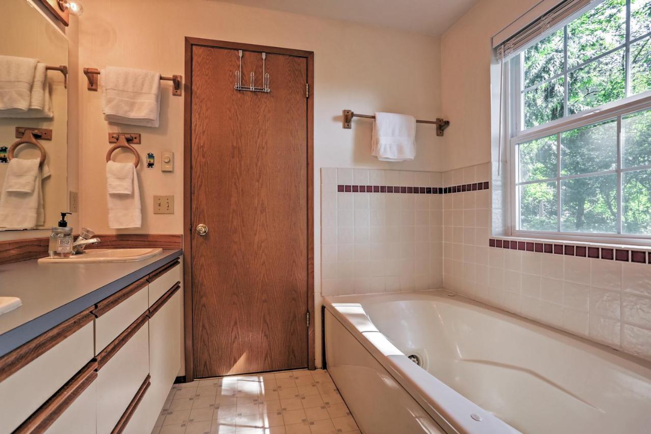 Warm Beach Hideaway With Private Beach! Stanwood 外观 照片